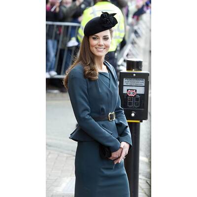 Kate strahlt die Krise mit Elisabeth II weg