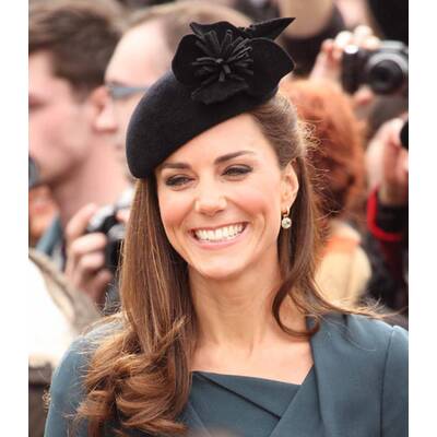 Kate strahlt die Krise mit Elisabeth II weg