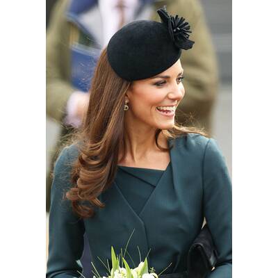 Kate strahlt die Krise mit Elisabeth II weg