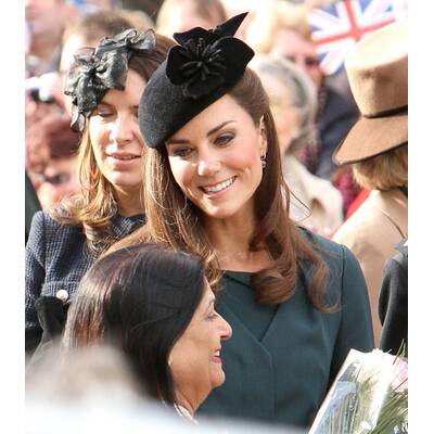 Kate strahlt die Krise mit Elisabeth II weg