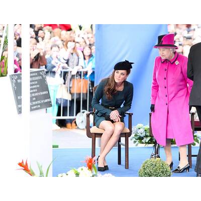 Kate strahlt die Krise mit Elisabeth II weg