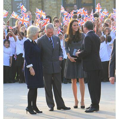 Charles & Kate: Bügeln für den guten Zweck