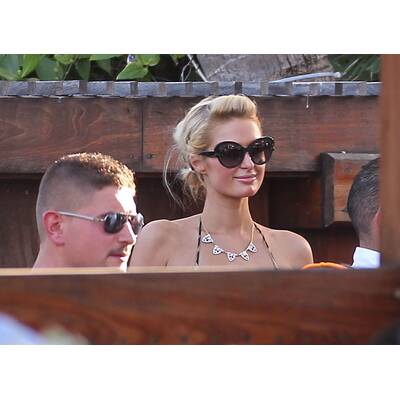 Paris Hilton: Sexy im Leo-Print-Bikini