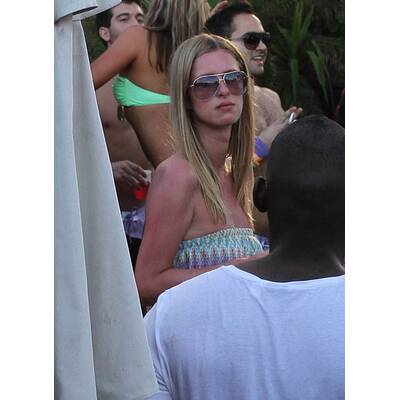 Paris Hilton: Sexy im Leo-Print-Bikini