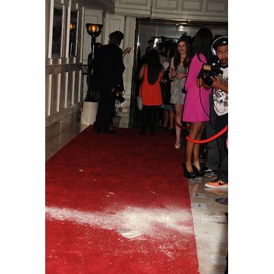 Kim: Opfer gemeiner Mehl-Attacke