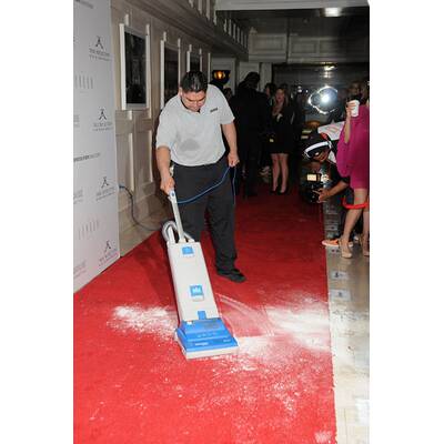 Kim: Opfer gemeiner Mehl-Attacke