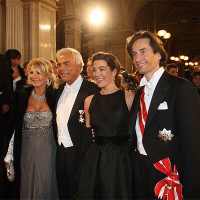 Die Swarovskis am Opernball