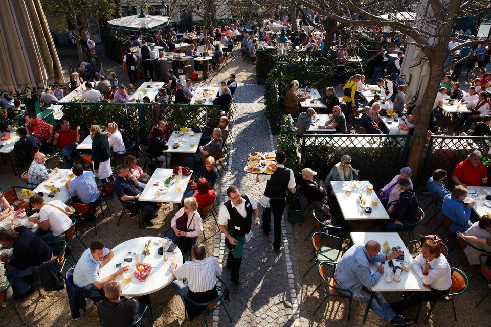 Schweizerhaus trotzt Teuerung und hält Bierpreis stabil