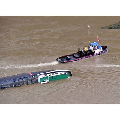 Tankerhavarie auf dem Rhein