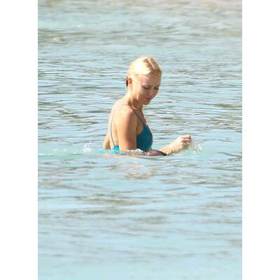 Knutschen in den Wellen...