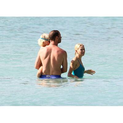 Knutschen in den Wellen...