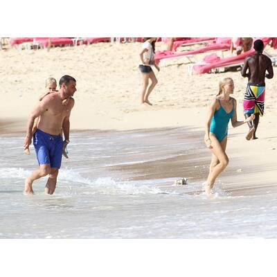 Knutschen in den Wellen...