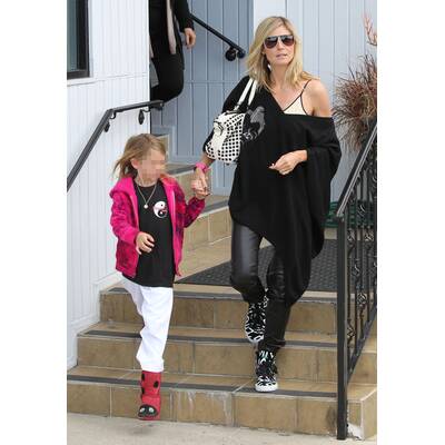 So lässig ist Heidi mit ihren Kids unterwegs 