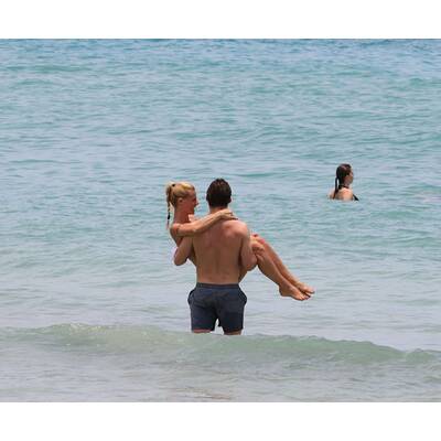 So verliebt sind Belle Michelle und ihr Tomaso Trussardi. 