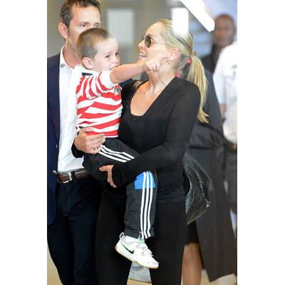 Sharon Stone: Mit Sohn am Pariser Flughafen