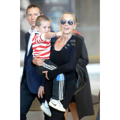 Sharon Stone: Mit Sohn am Pariser Flughafen