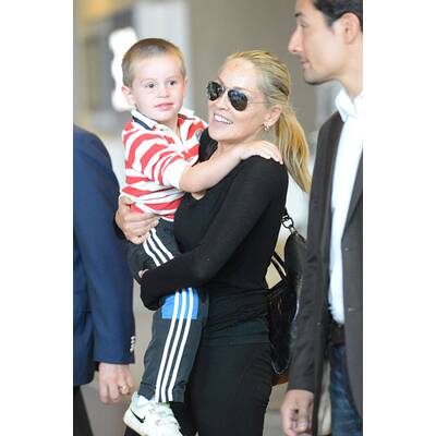 Sharon Stone: Mit Sohn am Pariser Flughafen