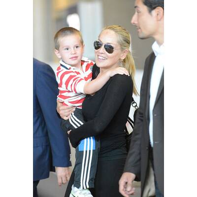 Sharon Stone: Mit Sohn am Pariser Flughafen