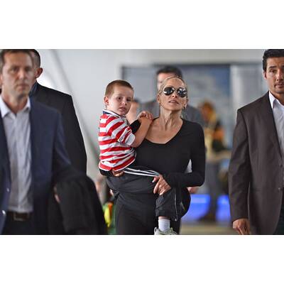 Sharon Stone: Mit Sohn am Pariser Flughafen