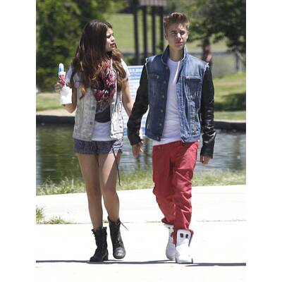 Justin Bieber & Selena Gomez: Mmmhh..schmeckt das gut!