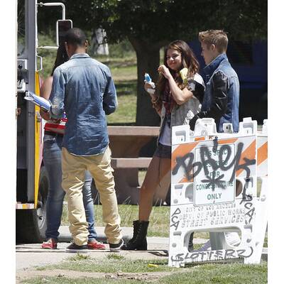 Justin Bieber & Selena Gomez: Mmmhh..schmeckt das gut!