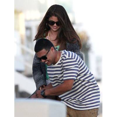 Ashley Tisdale: Geburtstagsparty am Strand