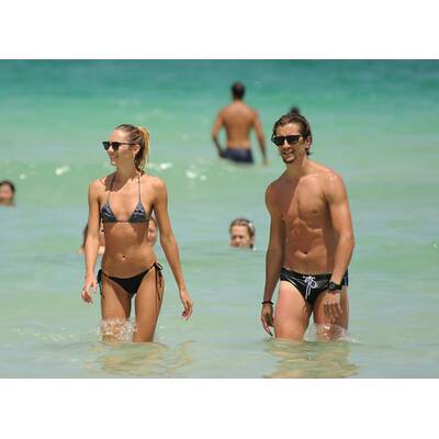 Candice Swanepoel: Sexy in Miami