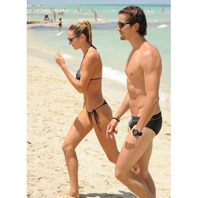 Candice Swanepoel: Sexy in Miami