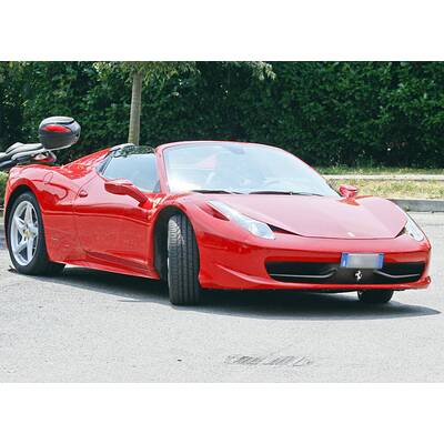 Mario Balotelli fährt Ferrari