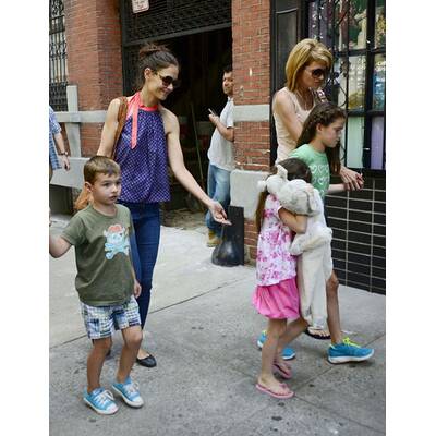 Suri: Katie Holmes lenkt Tochter von Scheidung ab