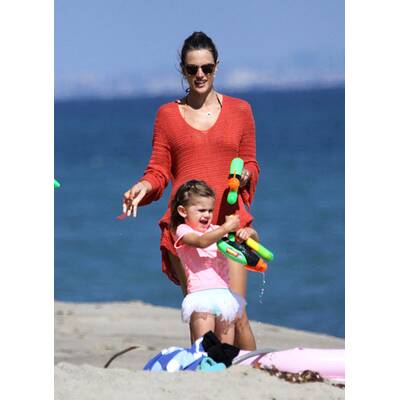 Alessandra Ambrosio: Sexy Bikini-Nixe