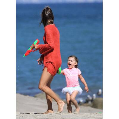 Alessandra Ambrosio: Sexy Bikini-Nixe