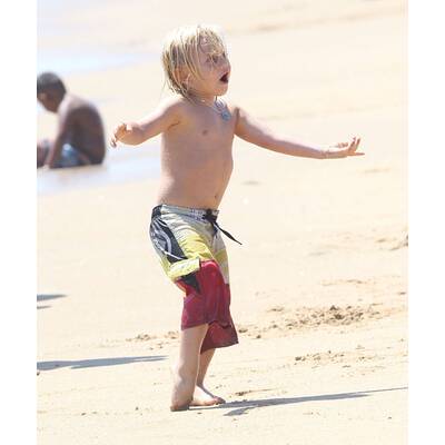 Gwen Stefani & ihre coolen Burschen am Strand