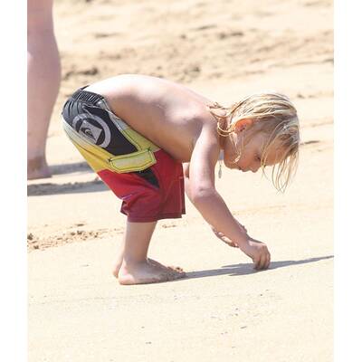 Gwen Stefani & ihre coolen Burschen am Strand