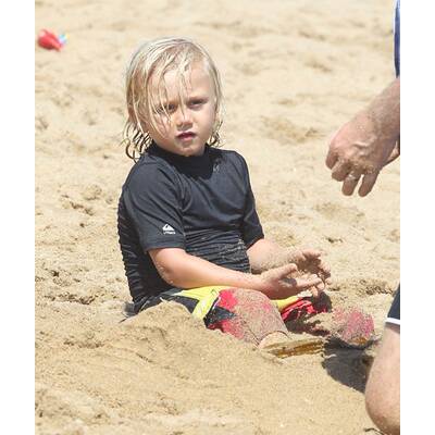 Gwen Stefani & ihre coolen Burschen am Strand