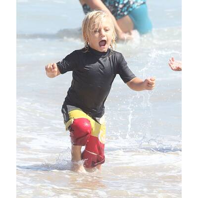 Gwen Stefani & ihre coolen Burschen am Strand