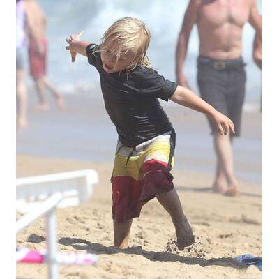 Gwen Stefani & ihre coolen Burschen am Strand