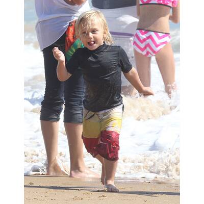 Gwen Stefani & ihre coolen Burschen am Strand