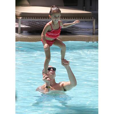 Lennnifer Lopez & Casper Smart: Pool-Time