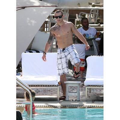 Lennnifer Lopez & Casper Smart: Pool-Time