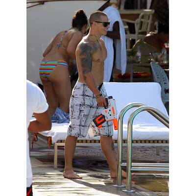 Lennnifer Lopez & Casper Smart: Pool-Time