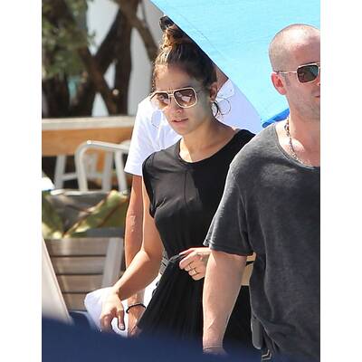 Lennnifer Lopez & Casper Smart: Pool-Time