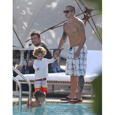 Lennnifer Lopez & Casper Smart: Pool-Time