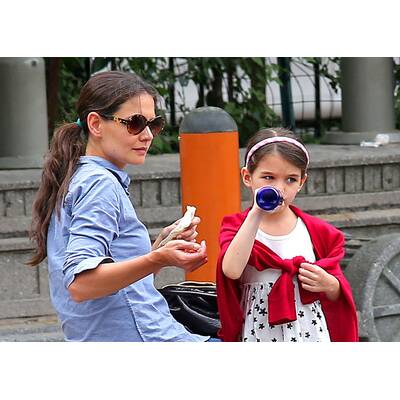 Suri: Endlich lacht sie wieder!