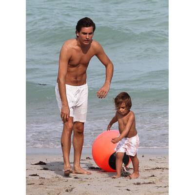 Scott Disick & Sohn Mason: Kourntey Kardashians Jungs sind echte Wasserratten
