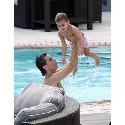 Scott Disick & Sohn Mason: Kourntey Kardashians Jungs sind echte Wasserratten