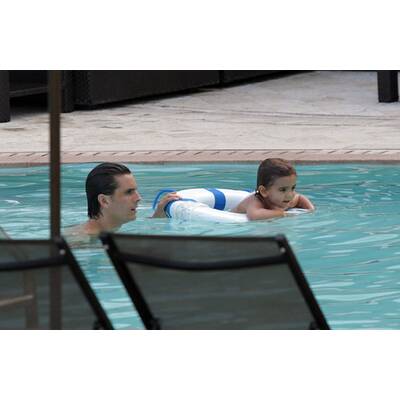 Scott Disick & Sohn Mason: Kourntey Kardashians Jungs sind echte Wasserratten