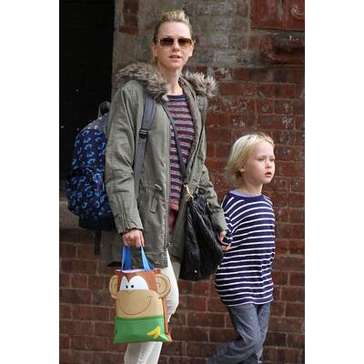 Naomi Watts braucht dringend ein Taxi