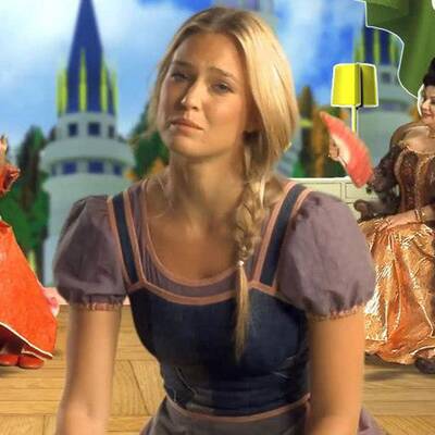 Bar Refaeli als Aschenputtel