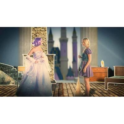 Bar Refaeli als Aschenputtel